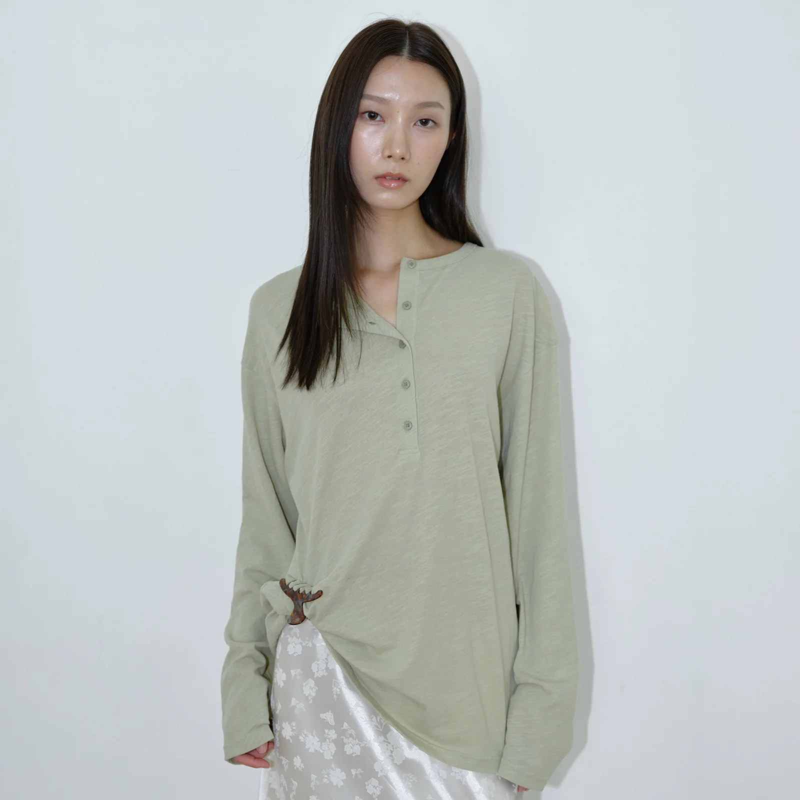 SLUB OVERSIZED HENLEY T-SHIRT / OLIVE