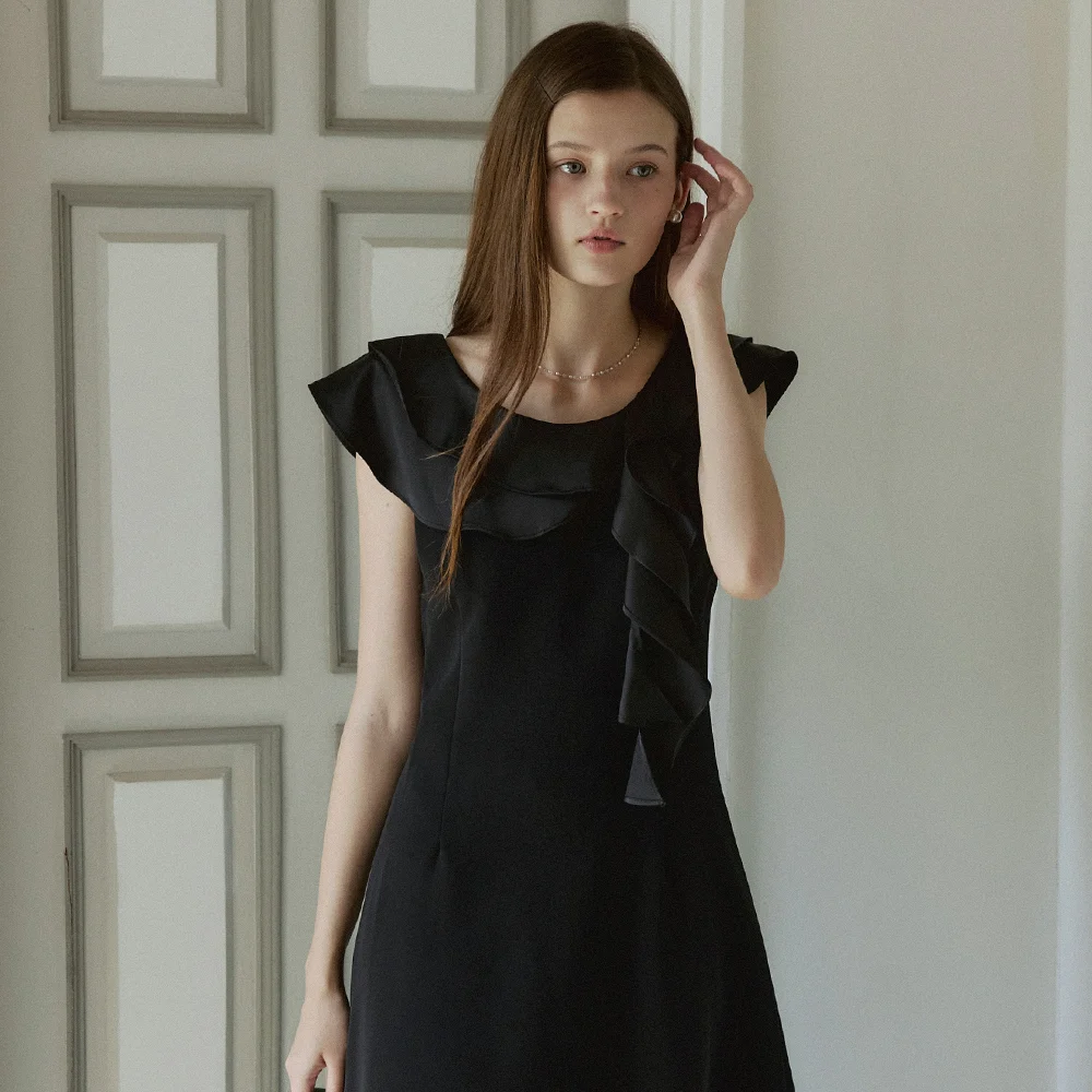 Wave ruffle line long dress - black