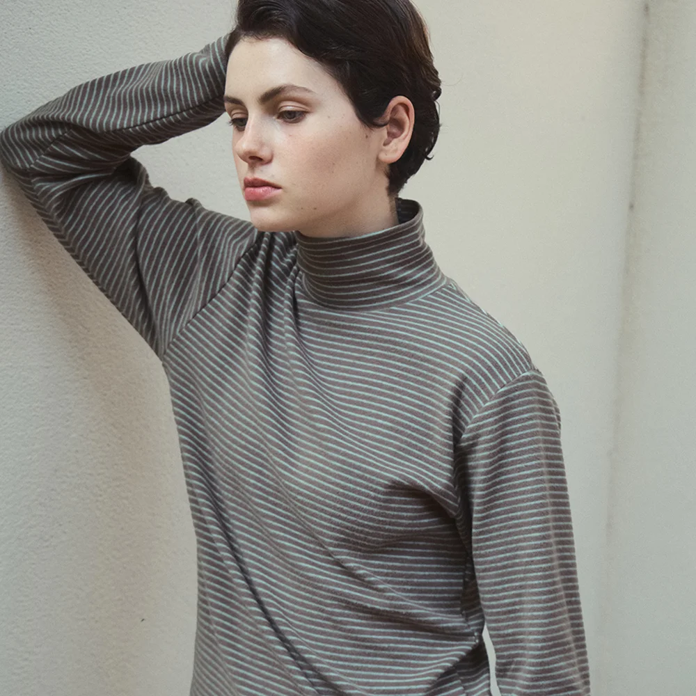 Fuzz Stripe Turtle Neck T-Shirt_SKY BLUE(W25-TP51)