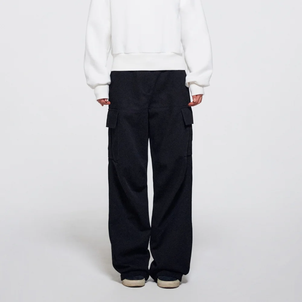 WOMEN DIAGONAL CUT CARGO PANTS - BLACK
