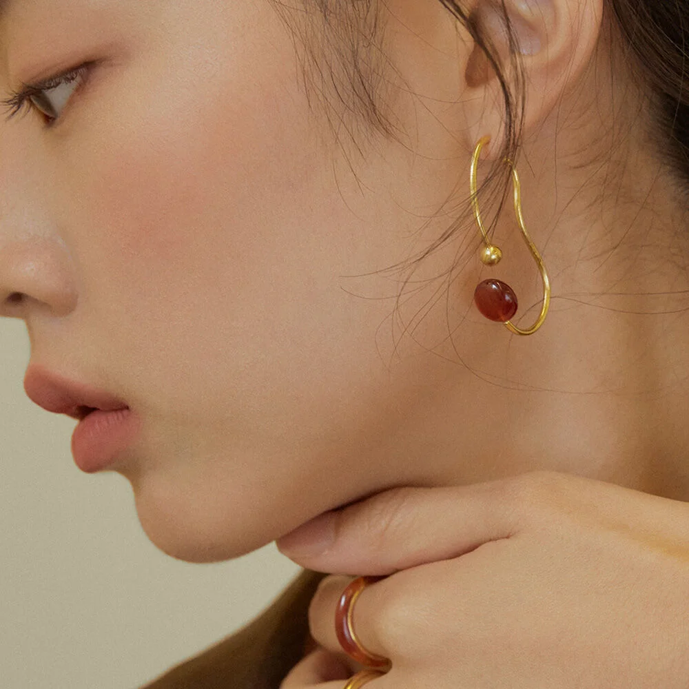Plum disc earrings_agate(豐盈 Disc 耳環_瑪瑙)