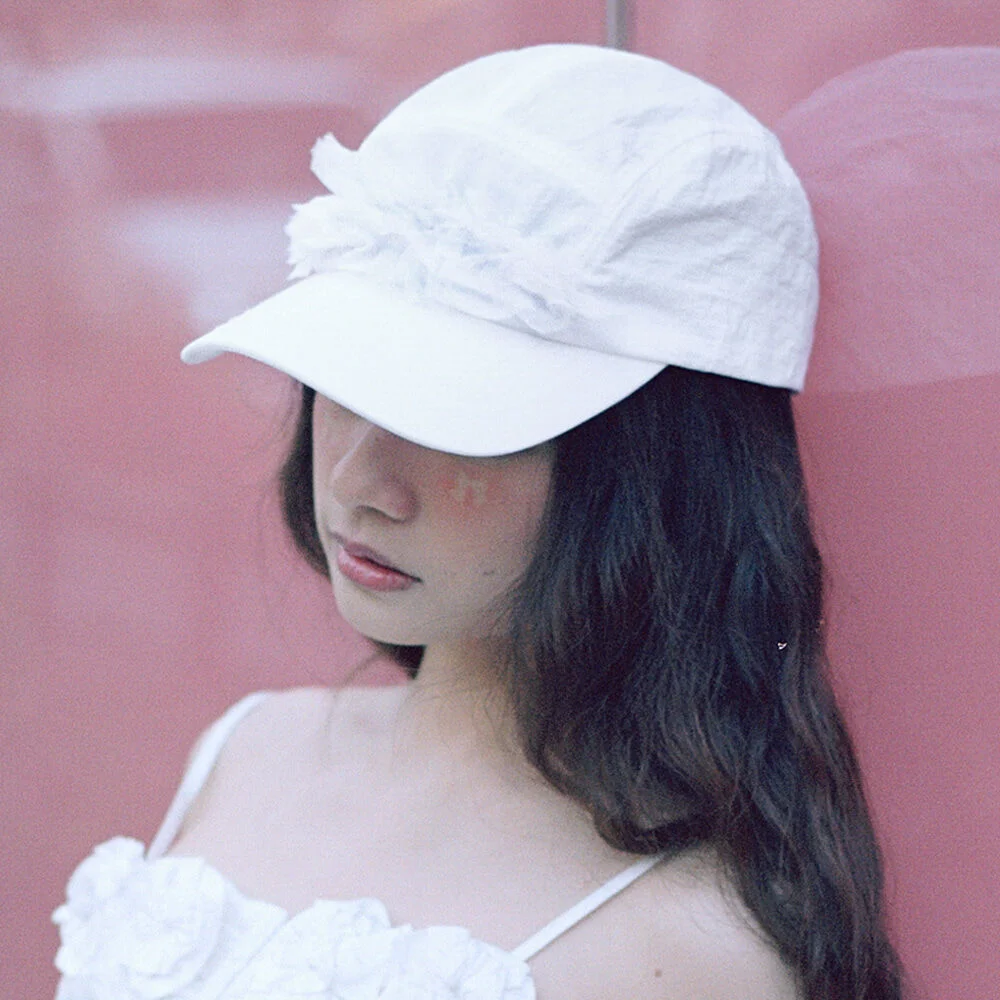 RUFFLE CAP IN CREAM