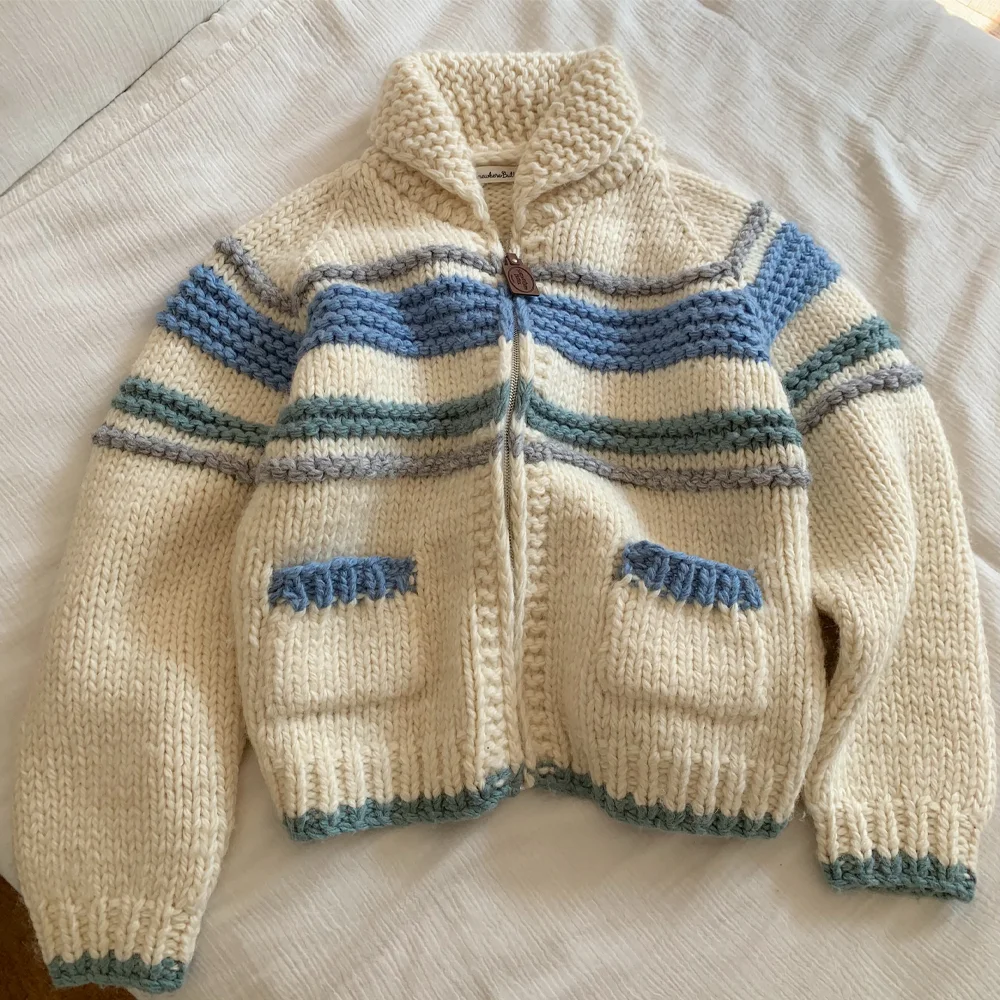 Poco Handmade Cowhichan Sweater - Ivory(Blue)