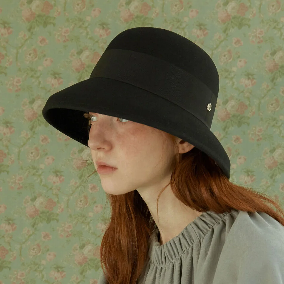 Diana hat