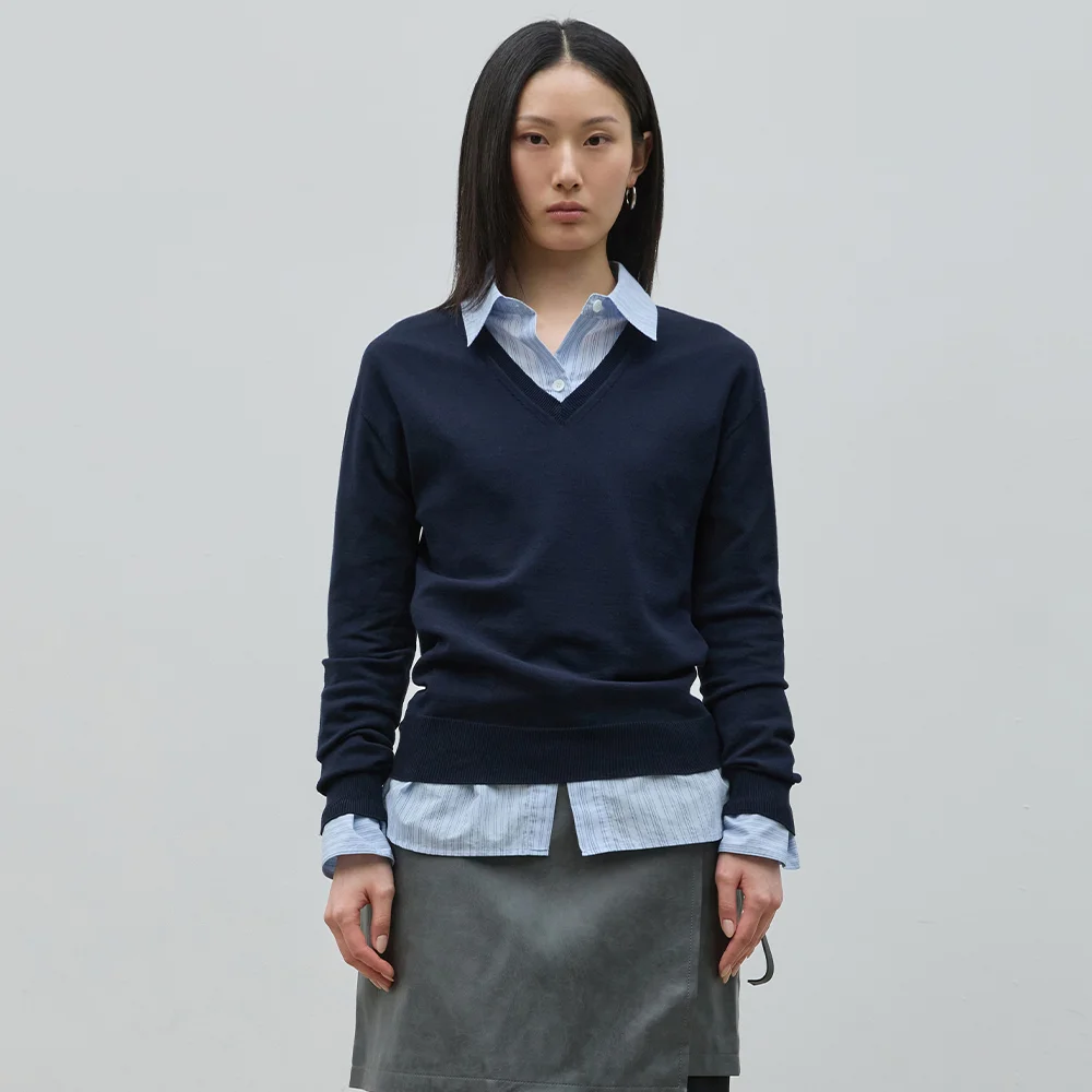 NILL V-NECK WHOLEGARMENT KNIT