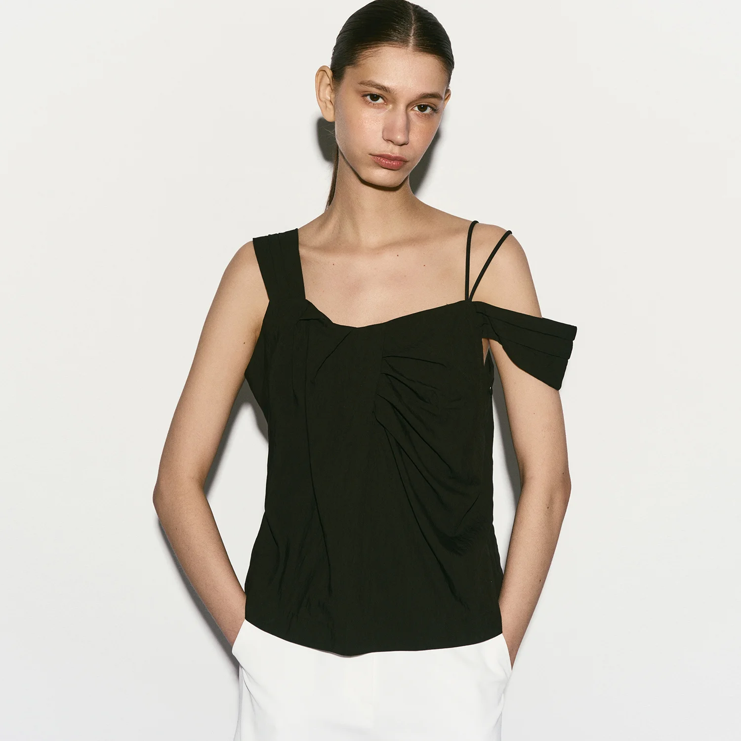 ASYMMETRIC SHOULDER BLOUSE BLACK