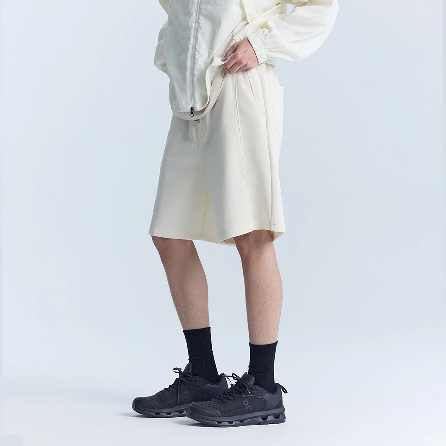 AERO SHORTS CREAM