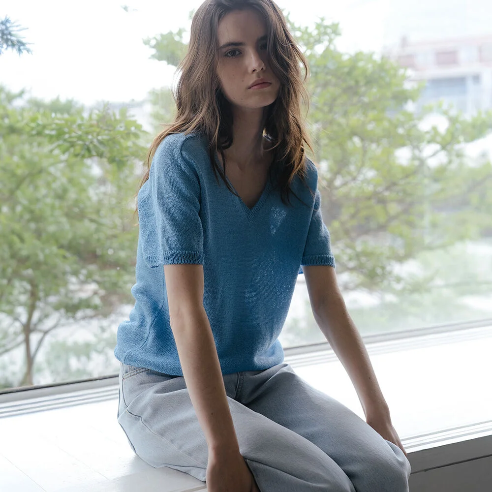 V-neck half paper knit _Blue