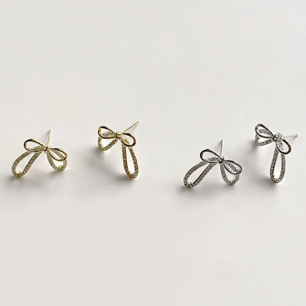 Kim Hye-jun 著用 Ribbon Cubic Earring