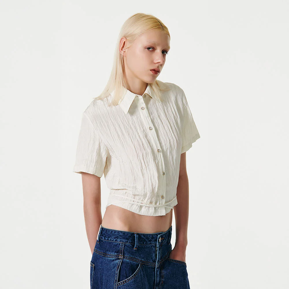 SOLID STRAP DETAIL CROP SHIRT