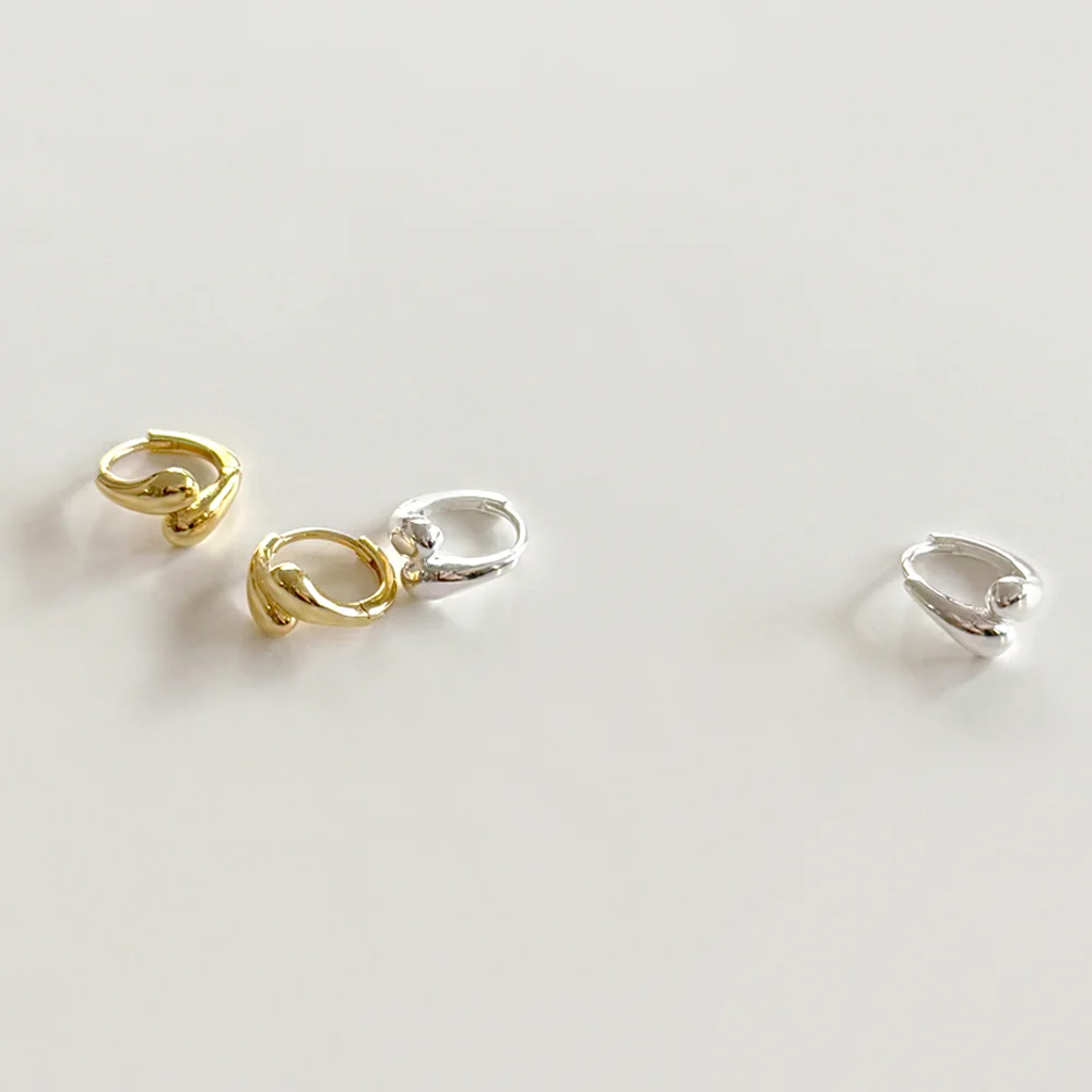 Jang Hee-ryung 著用 Mini Wing Earring