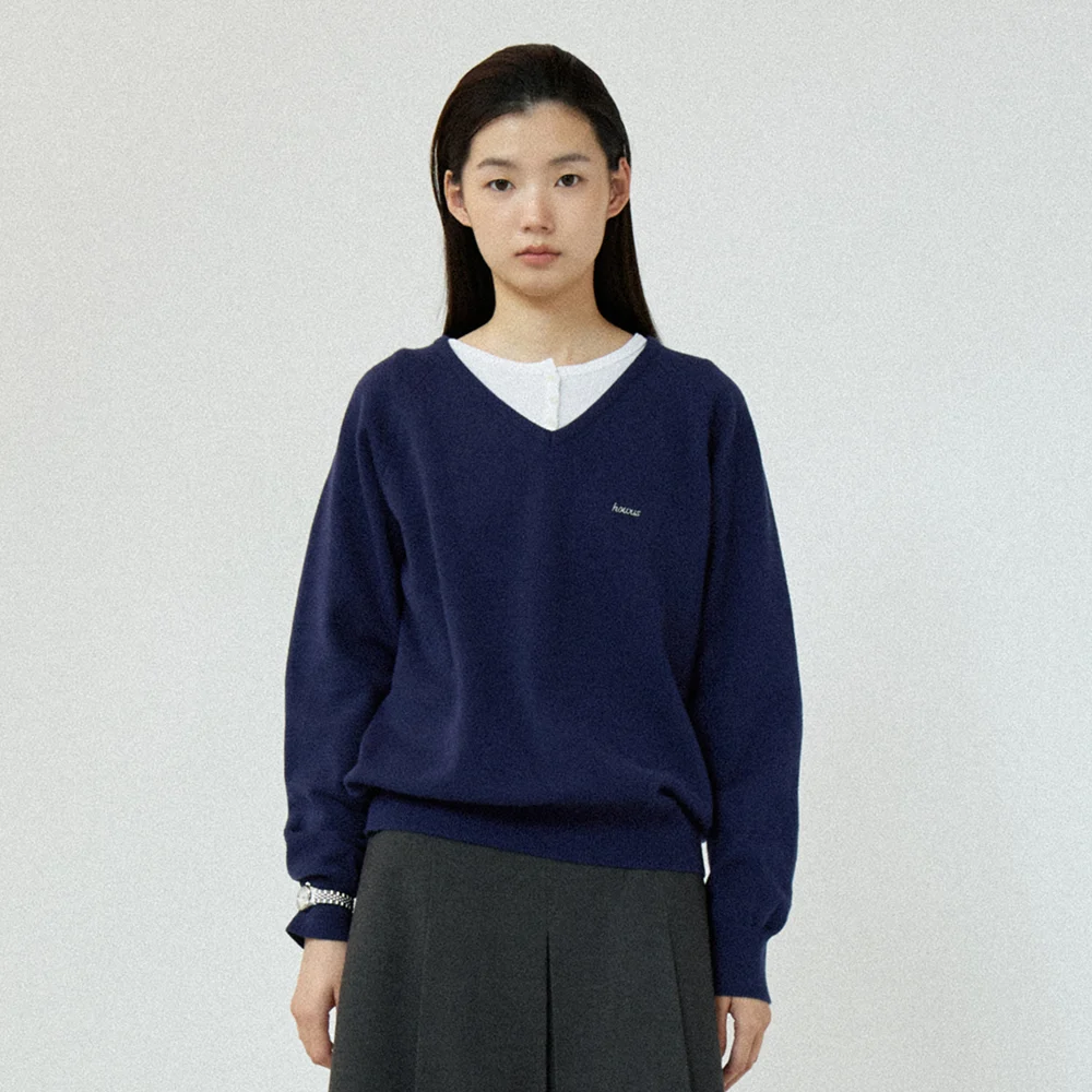 ROARIN V-NECK KNIT (INDIGO BLUE)