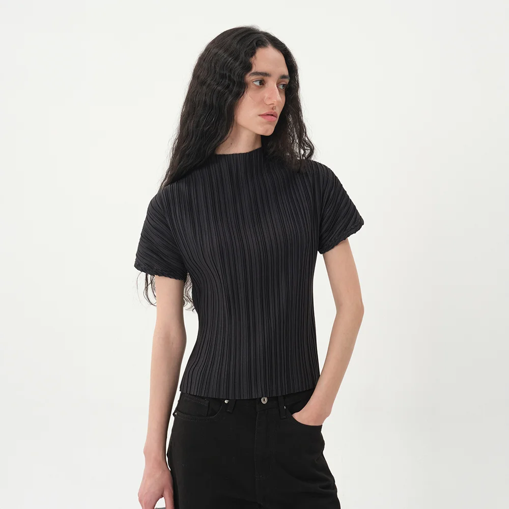 pleated mock neck top_black