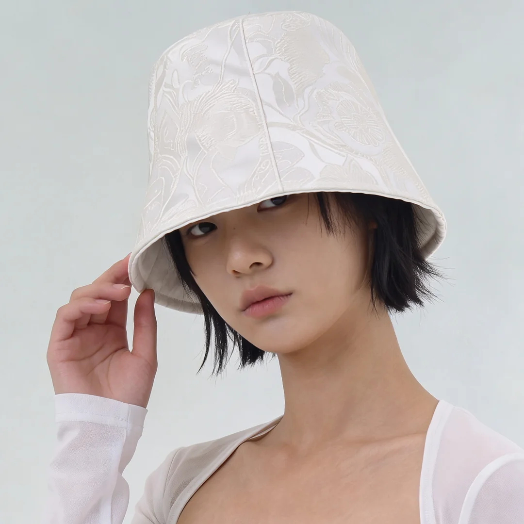 緞面 花卉 補丁 細節 陽光 防護 女裝 休閒 漁夫帽 STAND BUCKET / FLOWER PATCH / SATIN CREAM