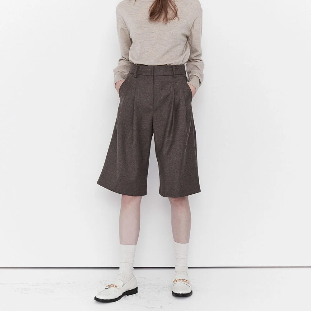 TWO TUCK WIDE BERMUDA PANTS (stone brown)