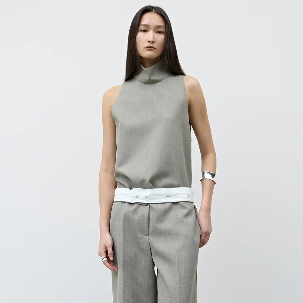 EN SLEEVELESS