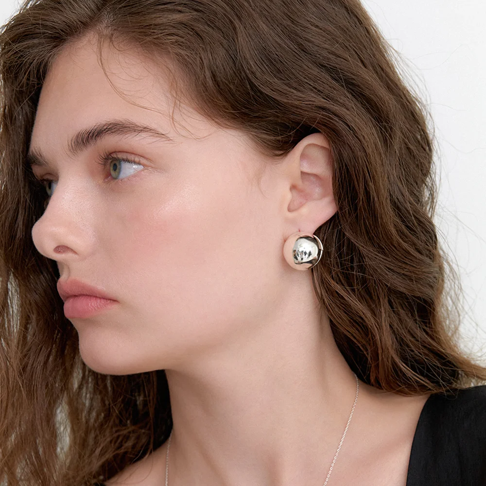 hollow ball one touch earring_M JE048