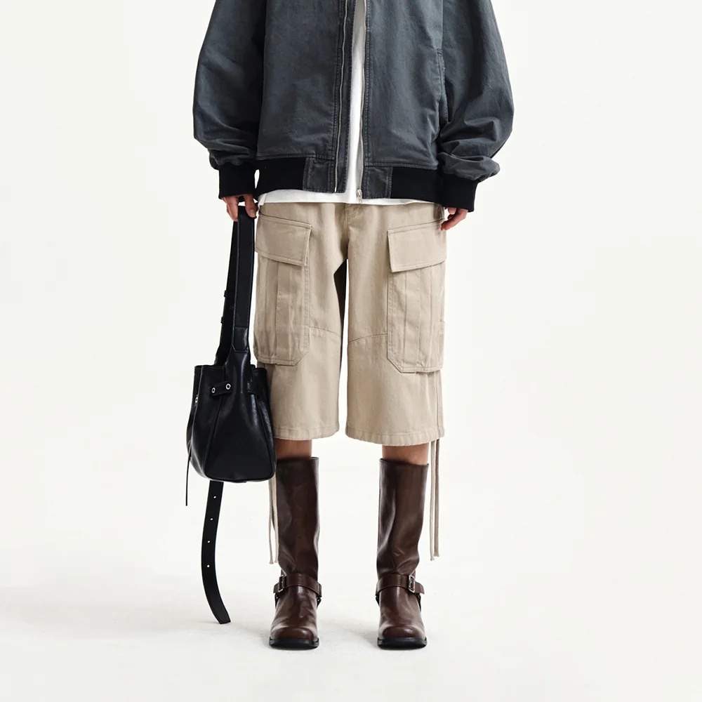 UTILITY CARGO BERMUDA PANTS IN BEIGE
