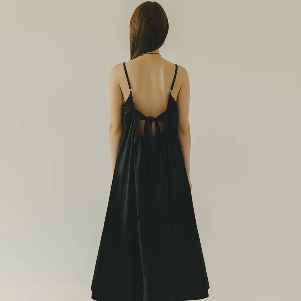 Back Ribbon Black Dress