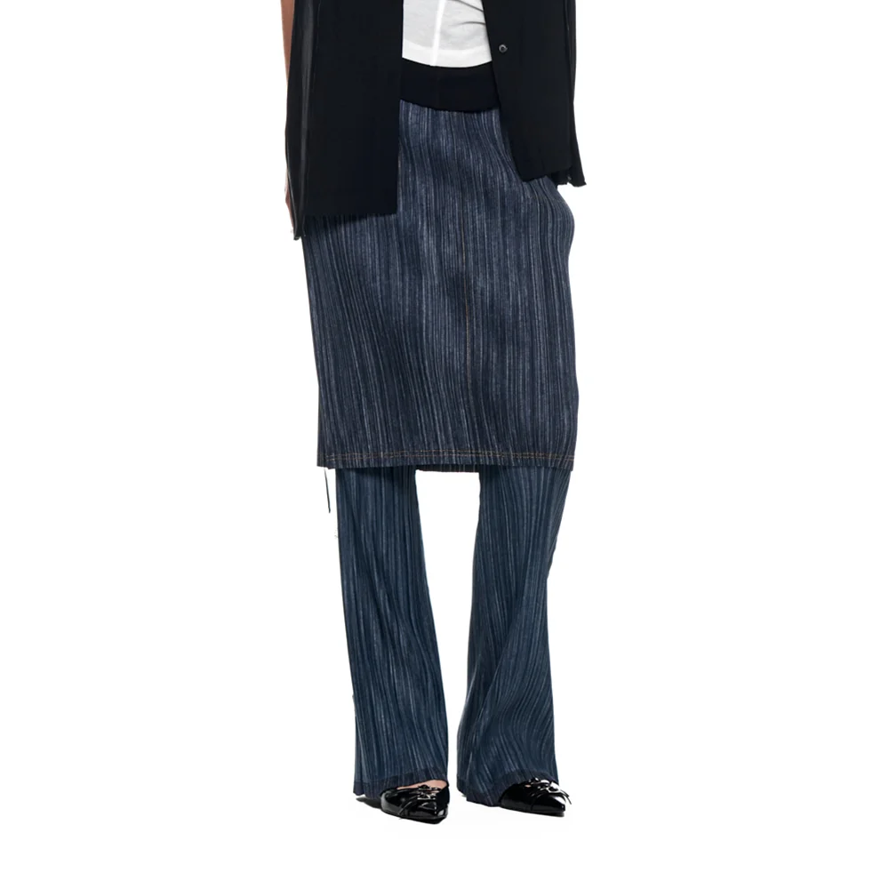 PLEATS STITCH LAYERED SKIRT IN NAVY