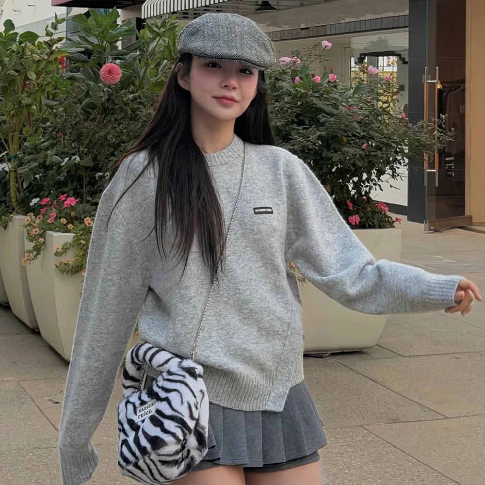 Twisted Line Crewneck Sweater (LIGHT GREY)