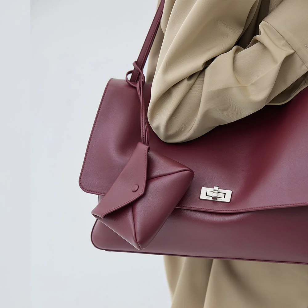 letter from paradise BAG charm - burgundy