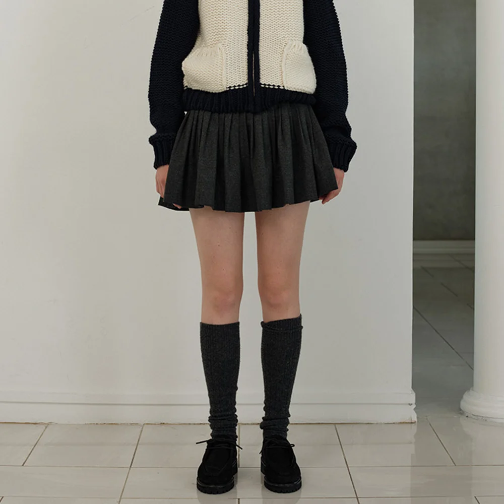 Karelian Pleats Mini Skirt_Charcoal