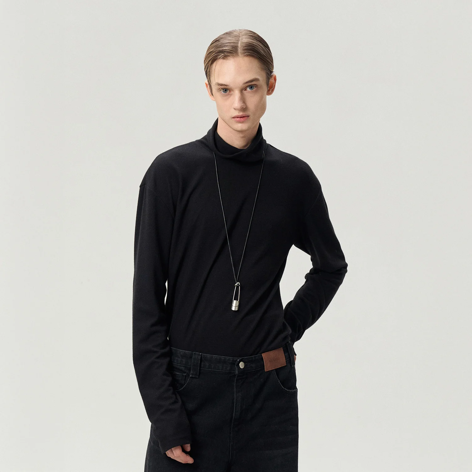 TURTLENECK TOP BLACK
