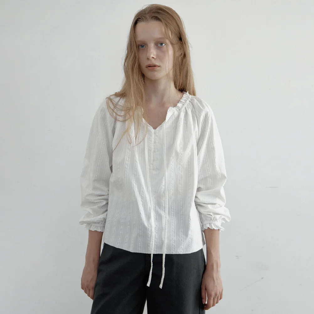 Scalloped Shirring Blouse (Ivory)