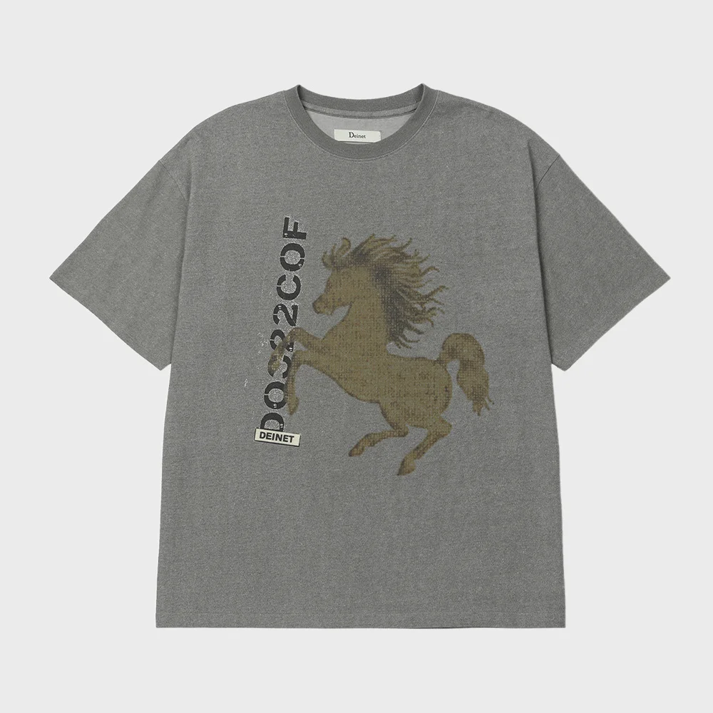HORSE GRAPHIC T-SHIRT IN GREY