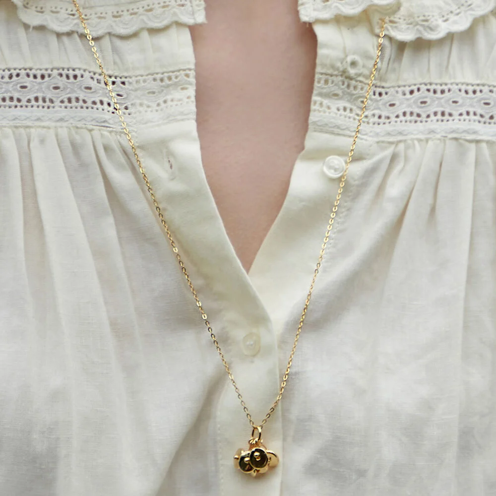 朴智厚 著用 Flat Bunch Long Necklace