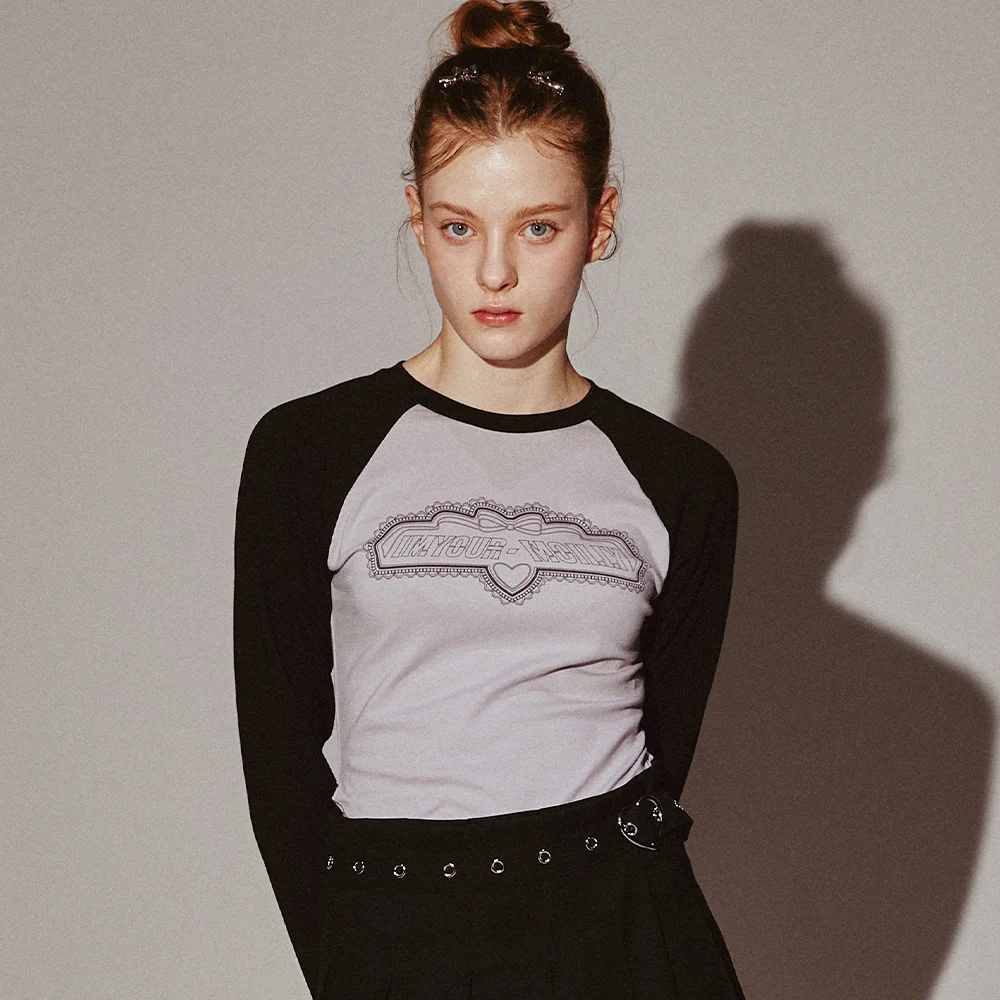 Signature Logo Graphic Reglan Long Sleeve Black
