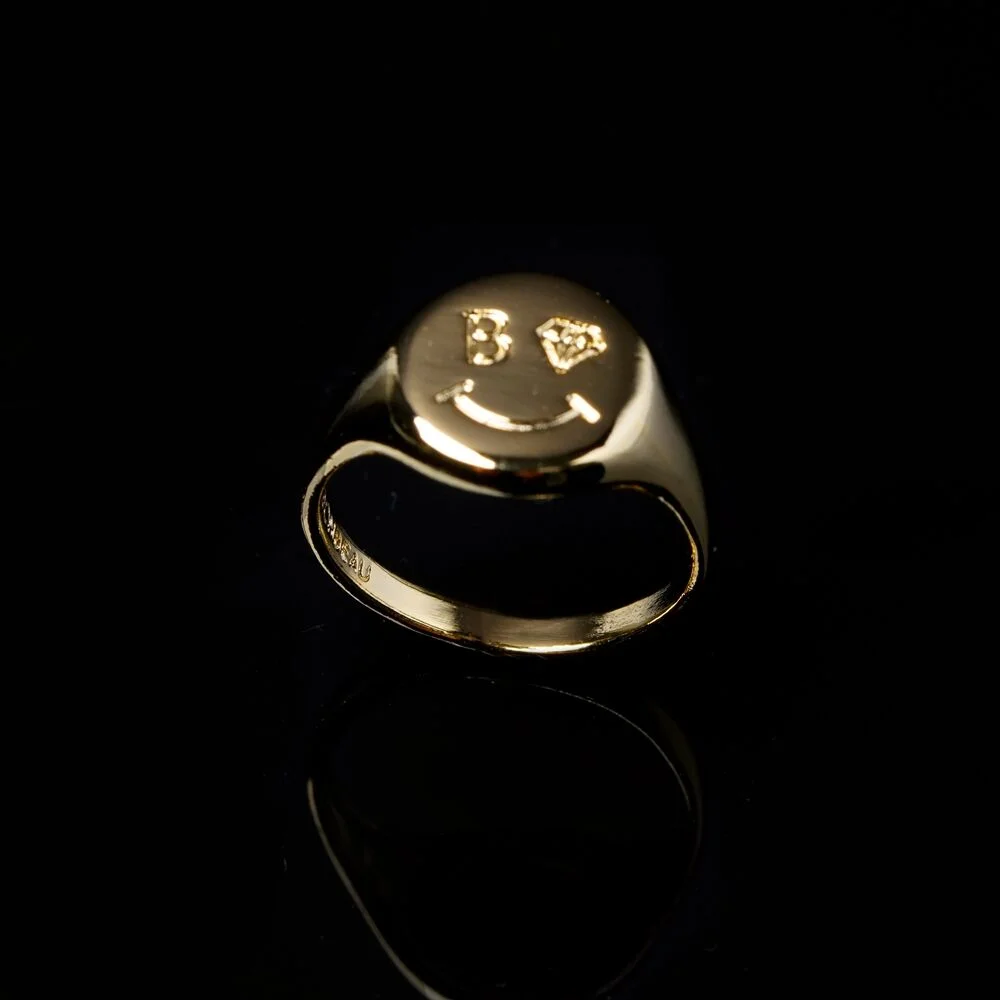 Kitsch smile face point bold signet Ring 醒目 笑臉 臉部 點綴 金環