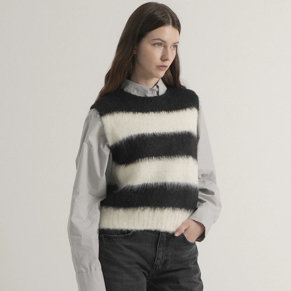 Wool Stripe Brush Knit Vest (Black)