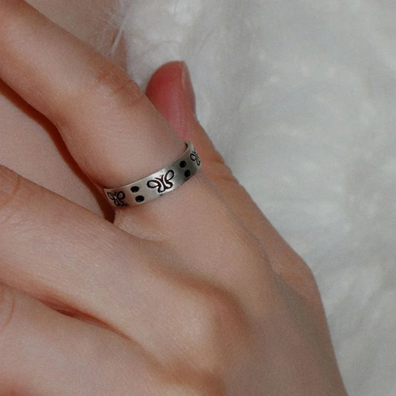 Butterfly engraved ring / Uhwa 蝴蝶 刻印 開襟 戒指