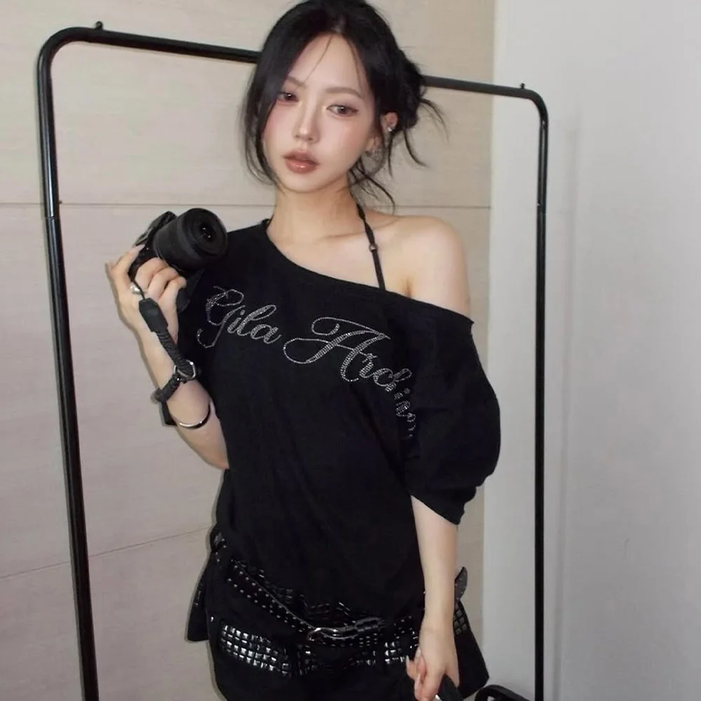 SQUARE STUD BELT ONE SHOULDER T-SHIRTS_BLACK