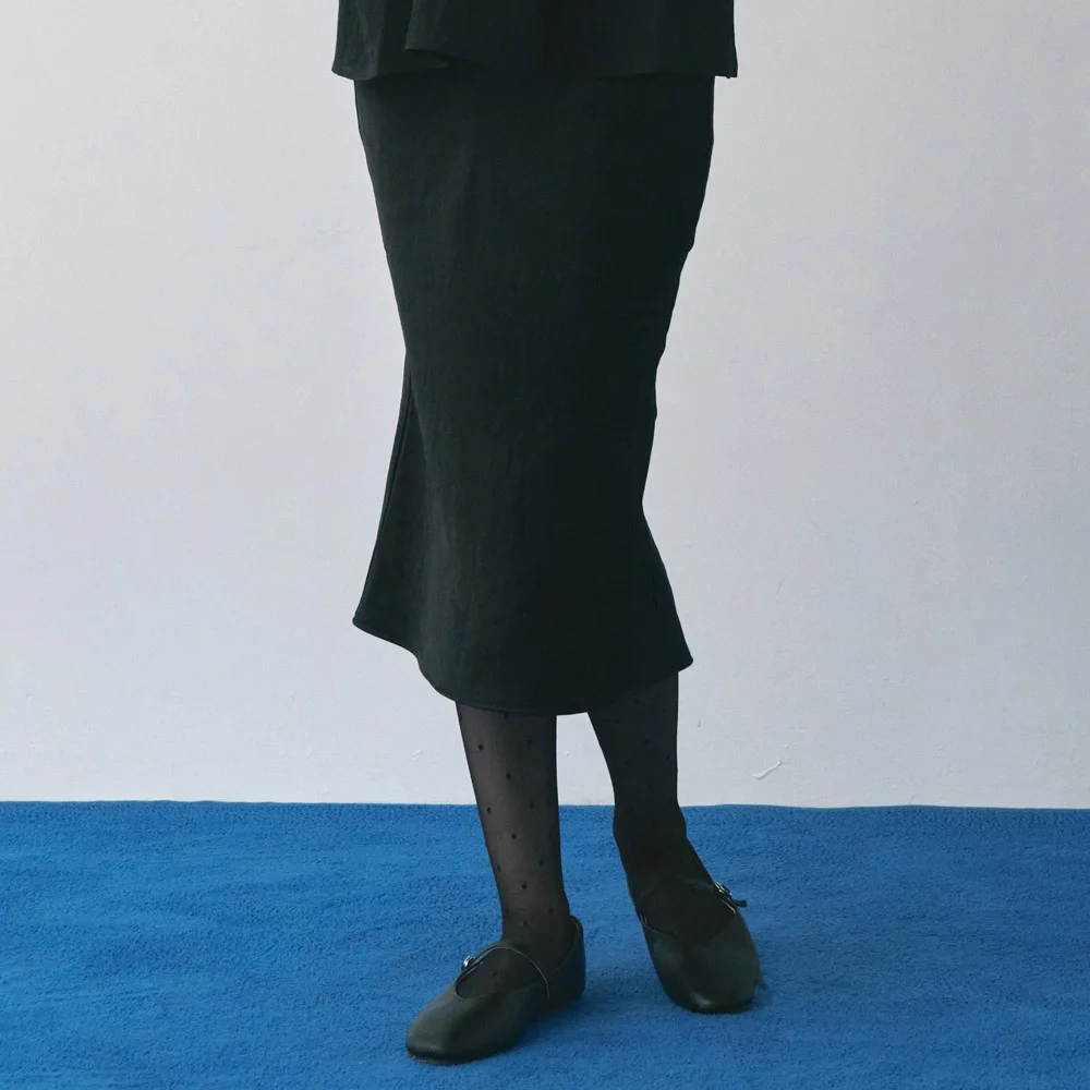 SATIN SLIM LONG SKIRT / BLACK