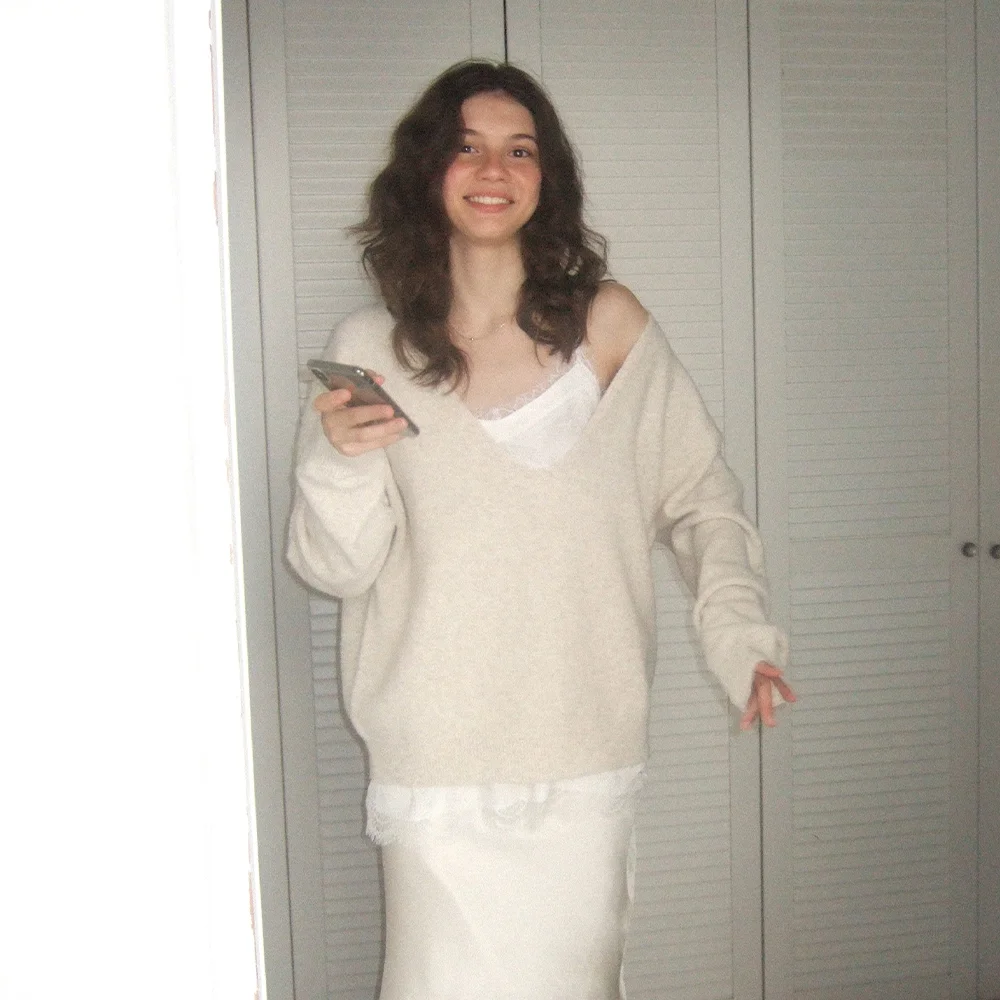 Soren deep v knit (oat beige)