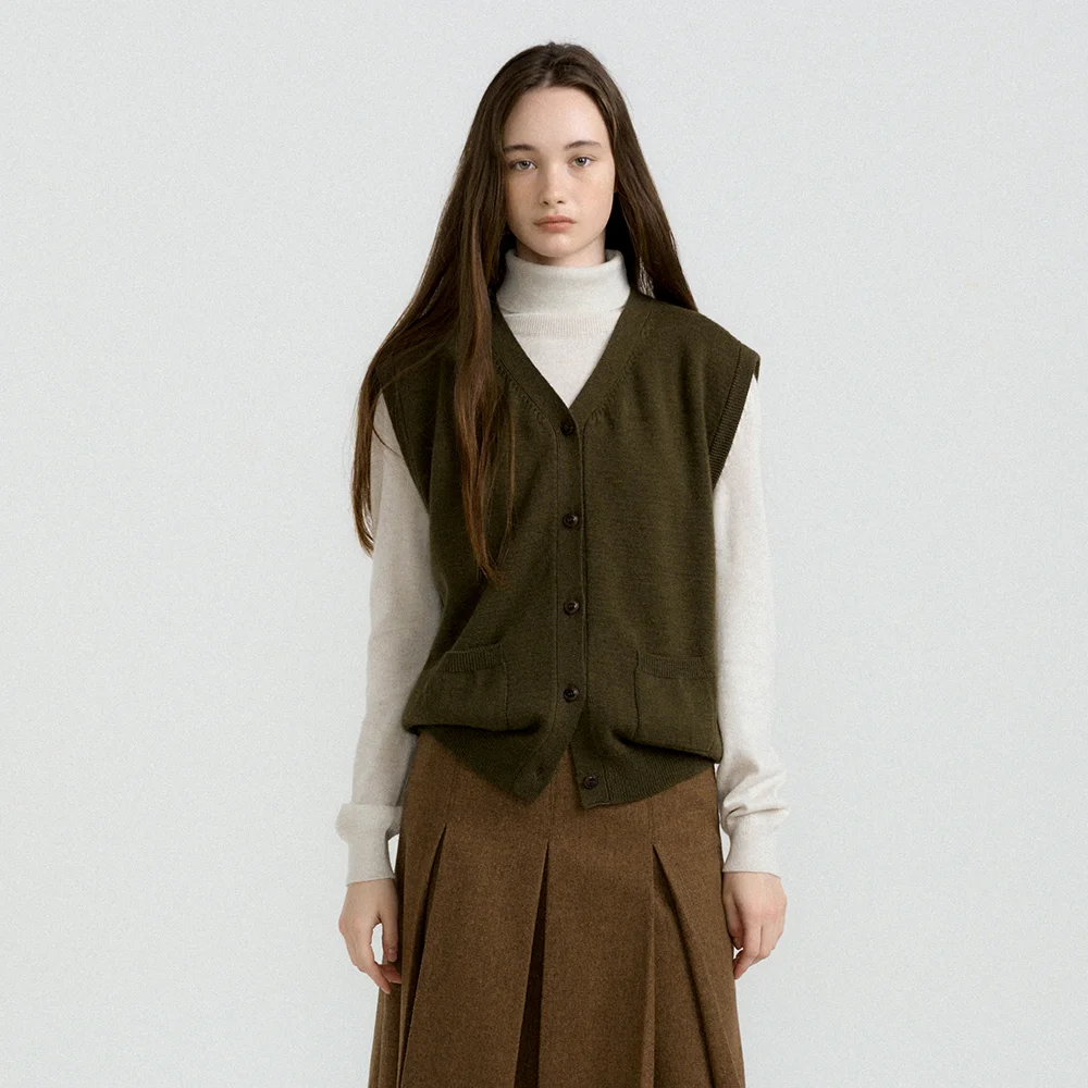 V-Neck Button Vest (Khaki)