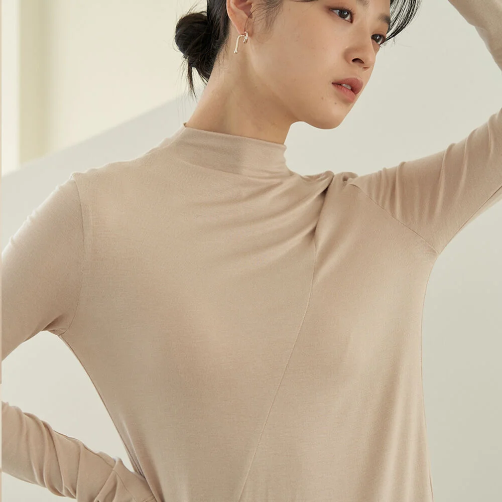 slim dart point highneck tee_Cream