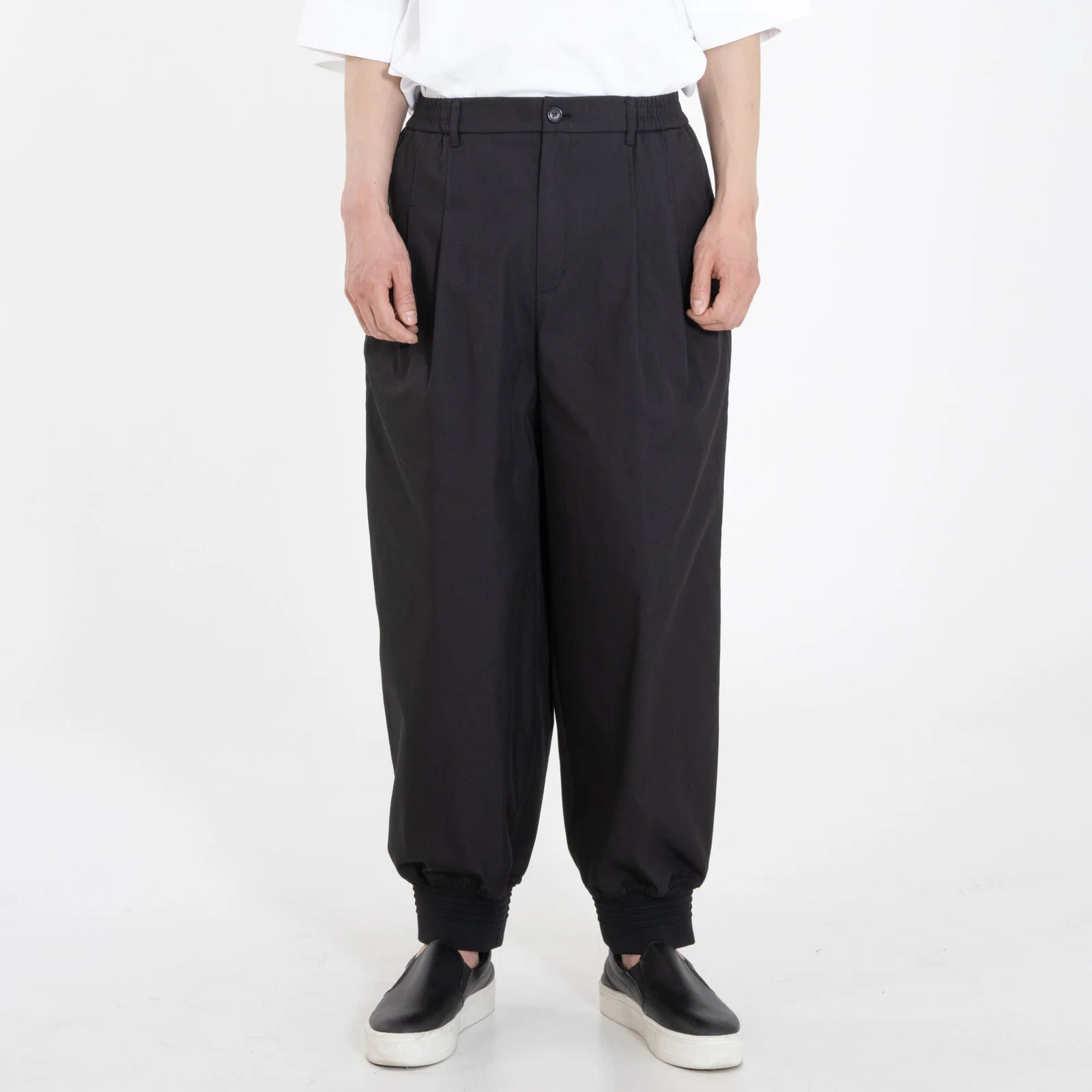 MRP050 純棉 尼龍 雙 褶 寬鬆 唇 褲子 (Cold 黑色)