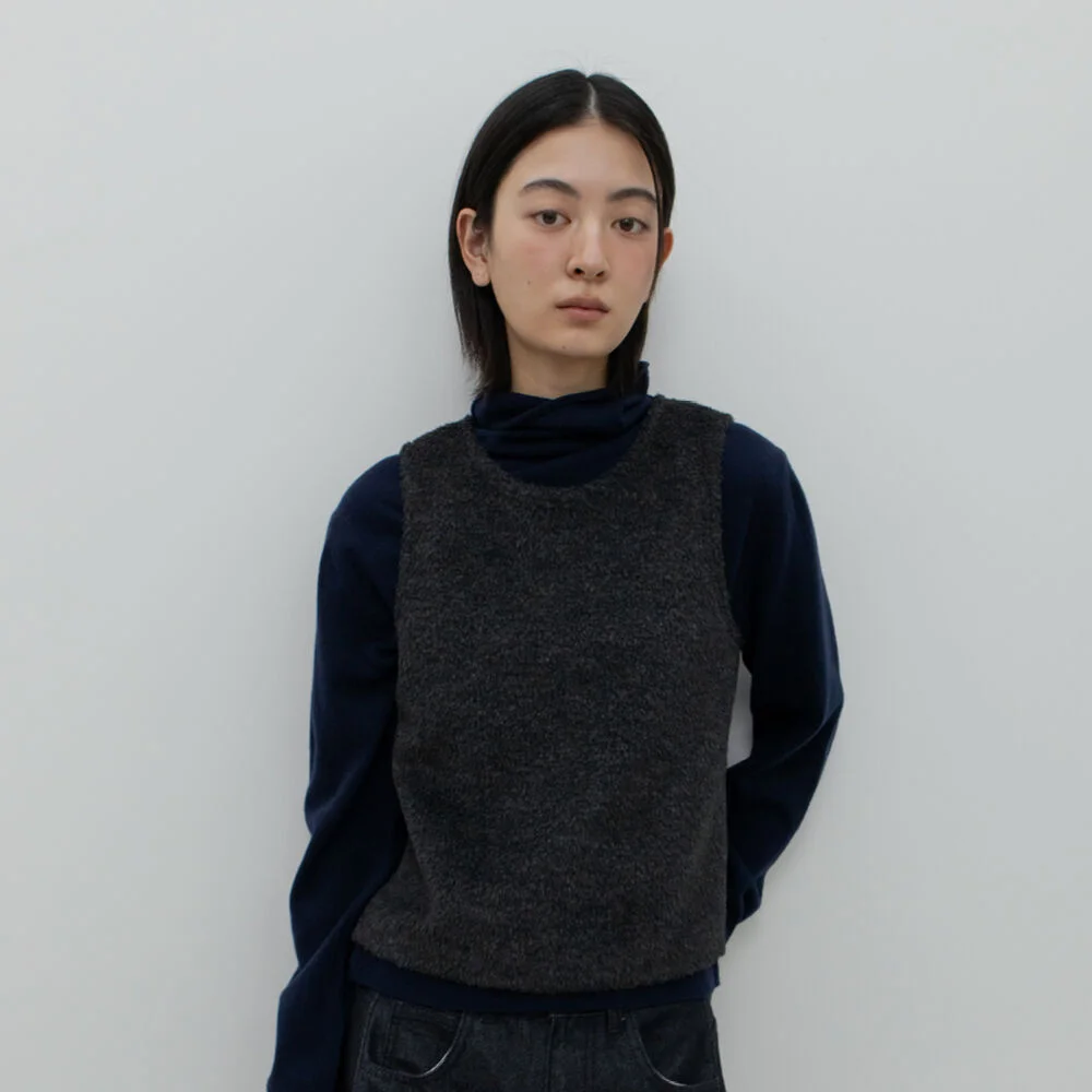 WOOL BLEND SLEEVELESS TOP / CHARCOAL