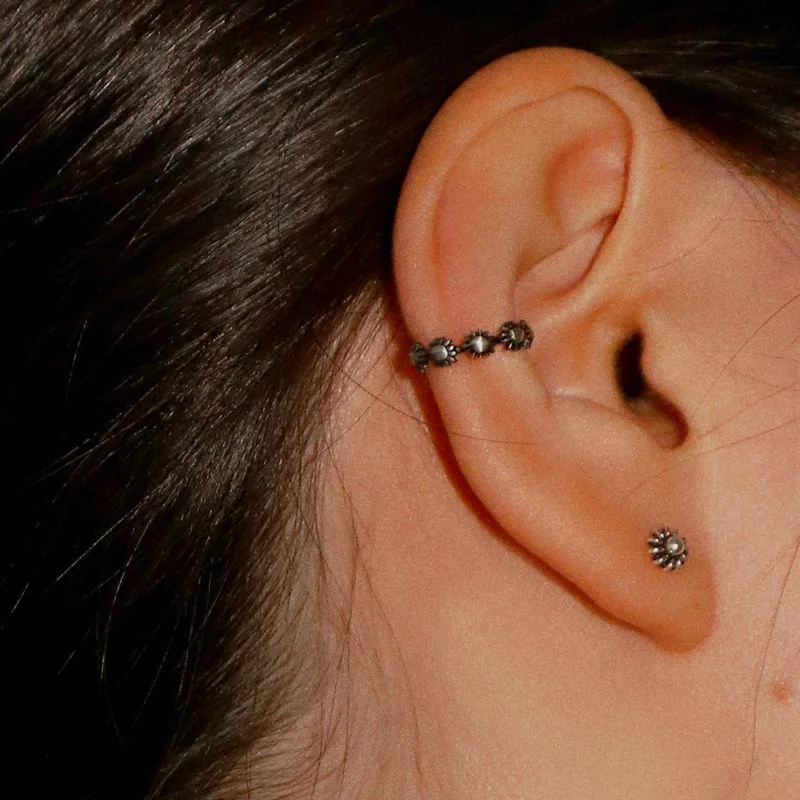 Mini flower ear cuff + Spring flower earrings / Uhwa 迷你 花卉 耳袖 + 迷你 春季 花卉 耳環