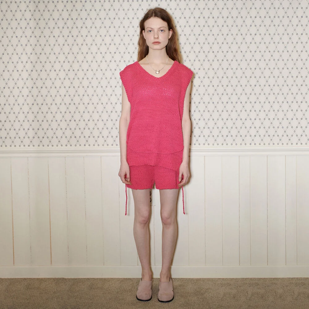 Back Point Knit Vest (Cottage Pink)