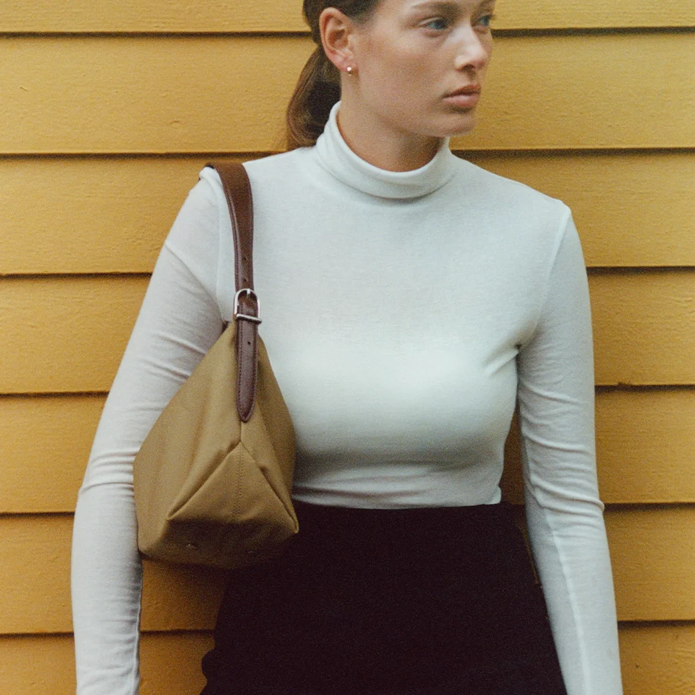 COZY WOOL TURTLENECK T-SHIRT (IVORY)