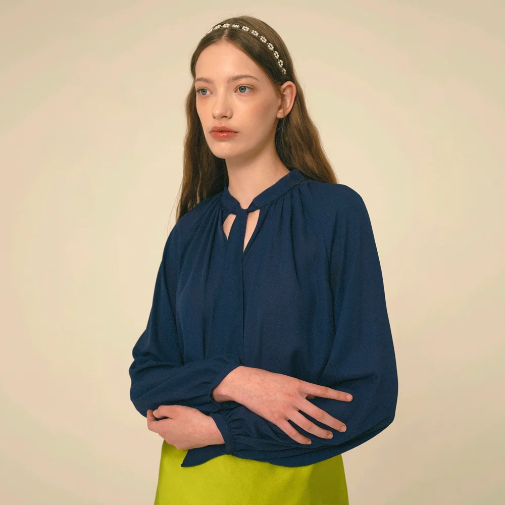 Raglan Sleeve Scarf Blouse