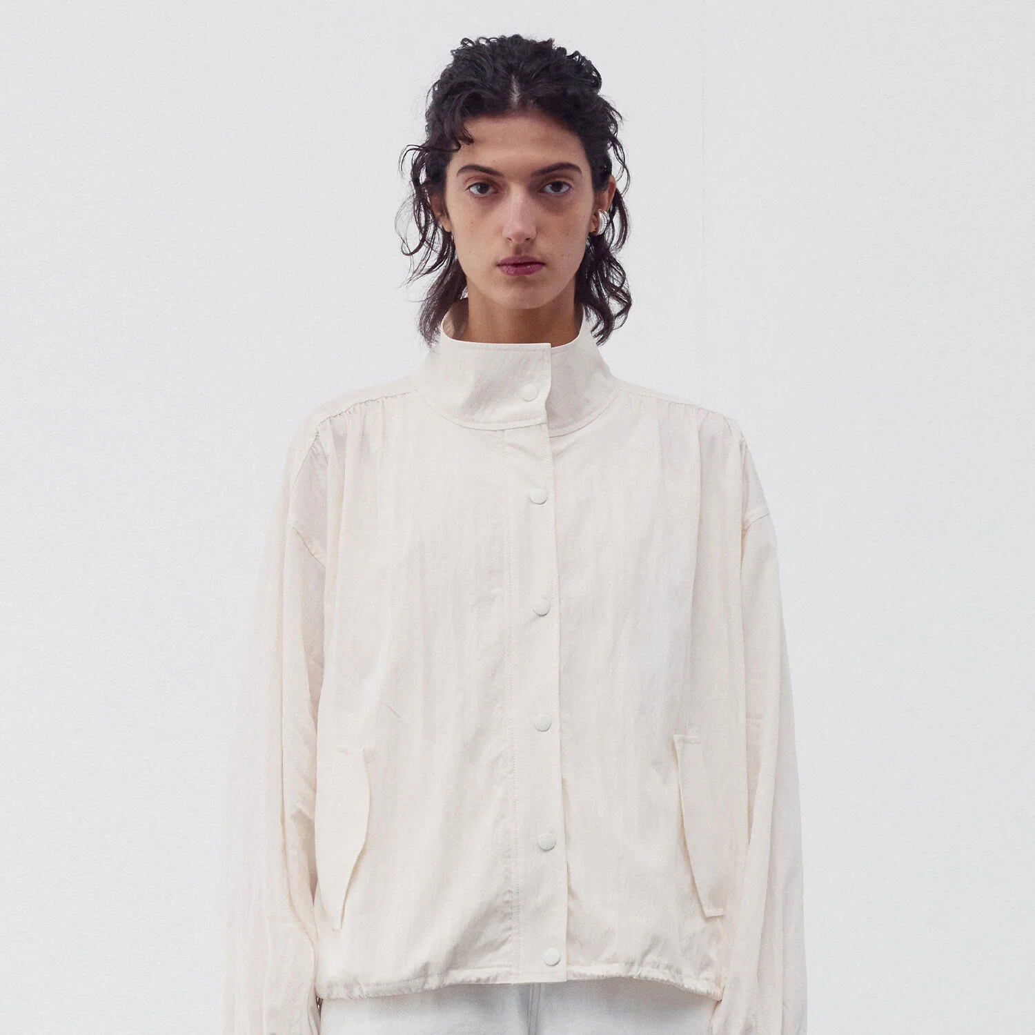 HIGH-NECK BUTTONED JUMPER