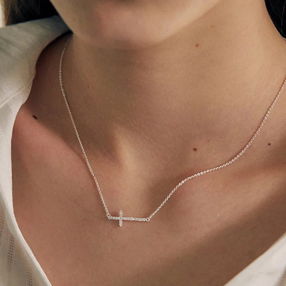 Side Cross Necklace. NB1715
