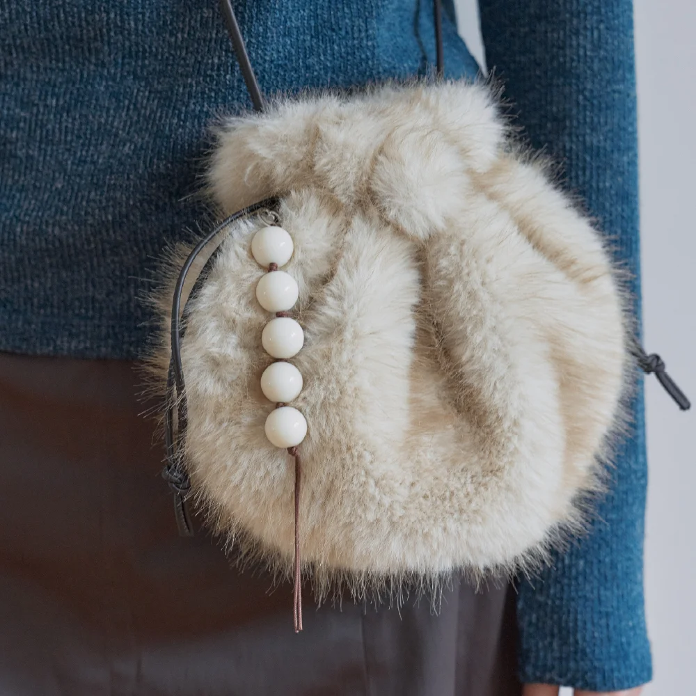 FUR BUD BAG IN BAKED CREAM