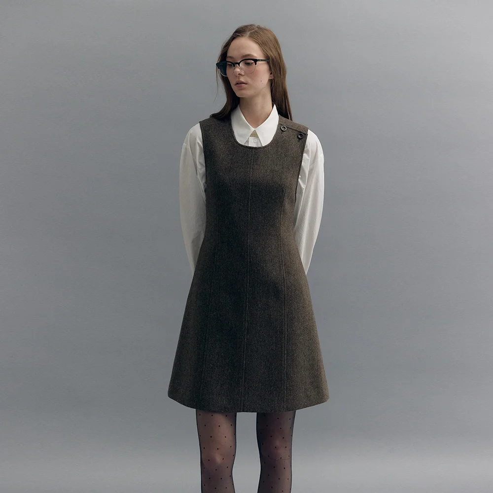 SCOOP-NECK MINI DRESS (wood brown)